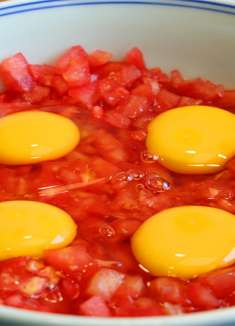 西红柿里打四个鸡蛋，没想到这么好吃，孩子三天两头点名要吃