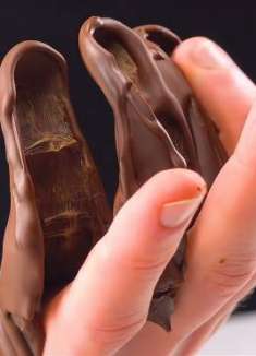 牛人厨师靠手、梳子做巧克力甜点,一份卖288元,看到成品:值了