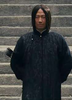 十月围城：一看就是绝世高手，面对上百人也不惊慌！