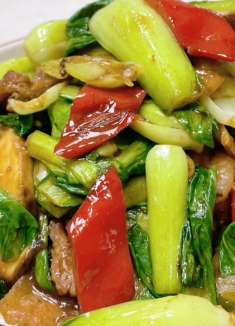 五花肉烧油菜这样做，太好吃了！油菜鲜美入味、脆嫩营养，真下饭