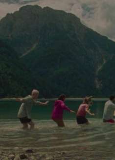 奇幻又荒诞，「加德满都」的夏日不眠