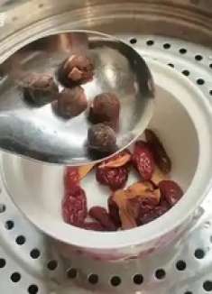 冬季养生补气血，可试试红枣桂圆红糖鸡蛋