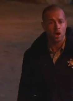 小情侣郊外自驾游，路过休息站上个卫生间，却被变态恶魔盯上了！