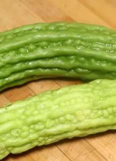 夏天要常吃苦瓜，教你好吃的凉拌做法，脆嫩爽口，鲜香味美，解腻