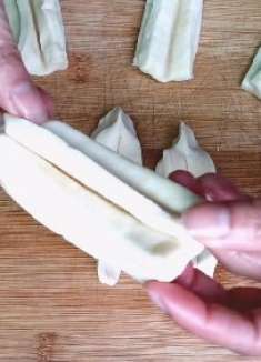 1碗面粉，1个鸡蛋，教你健康油条做法，比外面买的还好吃