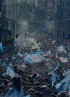 胶片城市漫步，潘帕斯雄鹰夺冠后的街头