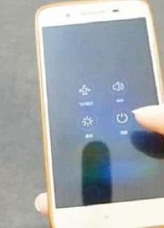 手机上这个功能，可以当望远镜和放大镜使用！大多人不晓得，快学