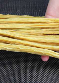 腐竹一定不要清水泡发，教你一招，几分钟搞定，简单快速无硬芯