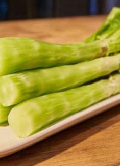 莴笋别总是炒着吃，这样做既简单又美味，吃一次就还想做第2次
