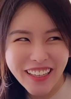 女儿剁手买了个包，听完价钱，老爸的血压直线上升