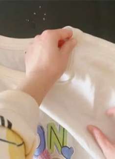 衣服领口大改小原来这么简单，缝两针一拉收小无痕迹，简单易学