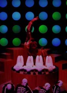 蠢朋克迷幻电子乐「Around The World」