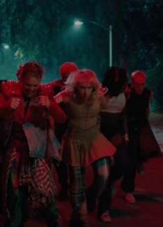 粉红佳人归来，让鼓点给世界上点儿颜色