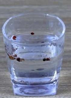 女孩每天用花椒泡水喝，5天后，身体发生惊喜的改变！