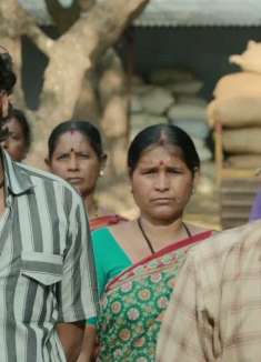 傻儿子给了地主一巴掌，惨遭地主报复致死，父亲一人灭地主满门