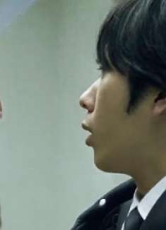 陌生男女被神秘力量传送到游戏世界，被迫完成各种任务