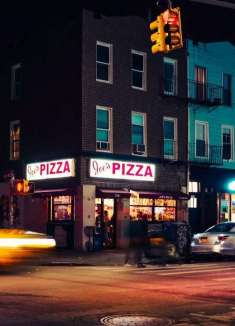 孤独散步图鉴，独自在夜晚的纽约