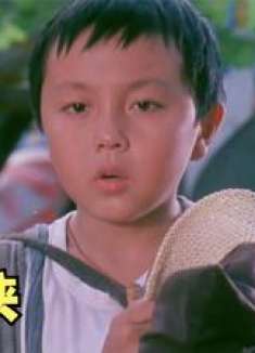 男孩从小就天生神力，只是轻轻扔出标枪，就抓到一个野生超人！