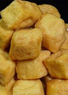 没想到油豆腐加上一点腊肉，简单又美味，一道最棒的下饭菜