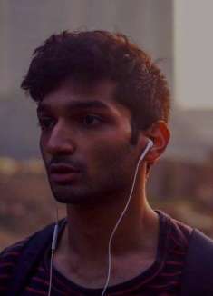 印度喜剧短片：「除夕夜」的混乱单身趴