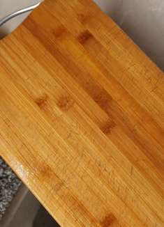 菜板几个月不洗比地板还脏，教你一招，5分钟焕然一新，太实用了