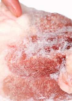 冻肉解冻别只放食盐，教你正确方法，10分钟快速解冻，不伤肉质