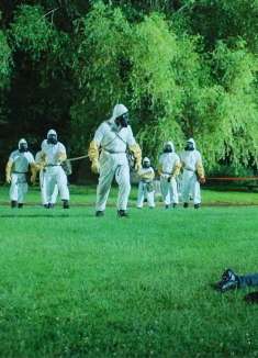 诡异小镇，一旦踏入就会昏迷，而女人踏入其中更是会怀孕