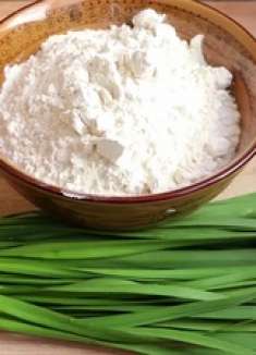 面粉里加一把韭菜，教你解馋新做法，不做包子不烙饼，爽滑劲道