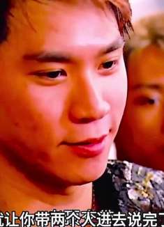 洪兴和东兴争地盘，数百名小弟双方决战