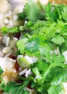 老坛酸菜鱼要想做的好吃，食材讲究千万不能错，爽滑开胃下饭