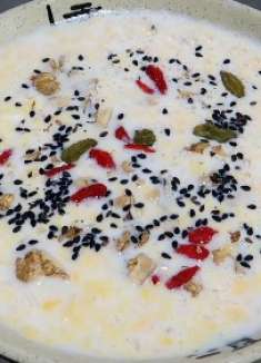 我家的牛奶不从不直接喝，加一个鸡蛋，倒锅里两搅，出锅抢着喝