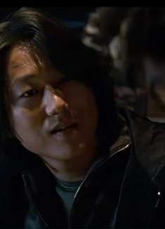 长发小伙看着一本正经，怎料说起话来，实在是太逗了