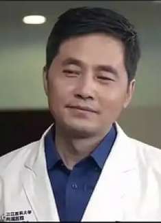 产科医生：曲院长得知何晶竟然是自己的亲生女儿，气得直接晕倒了