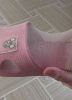 赶紧在拖鞋上套一只丝袜,真太厉害了,一般人不懂有啥用,都学学