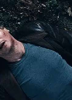 杀手为救儿子，与黑道好友决裂，怒灭整个帮派