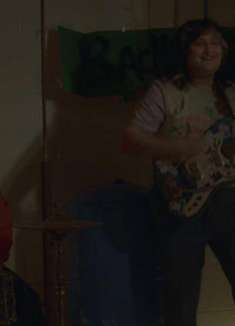 痴迷 Harry Styles，这个组合便在 MV 里绑架了他！