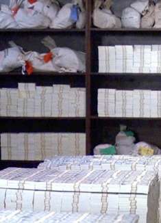 小伙参加神秘挑战，一个月内花光3000万美元，就能继承3亿遗产！