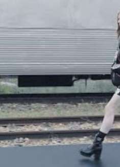 叛逆铁轨：纪梵希 2022 早春系列秀场