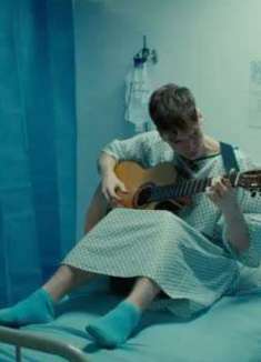 在医院，用一把吉他治好了病