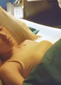 男子收留了无家可归的女子，很快就让她有了家，成为了自己的女人