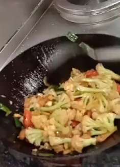 爱吃花菜的试试这种做法，清脆养分有滋味，做法还简单