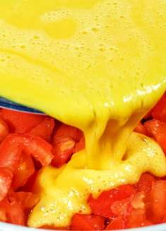 西红柿炒鸡蛋看似很简单，但很多人都做错了，大厨教你正确做法