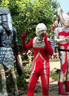 闯关族M78：巴尔坦星人袭击地球！奥特之变身！怪兽吓的不敢动？