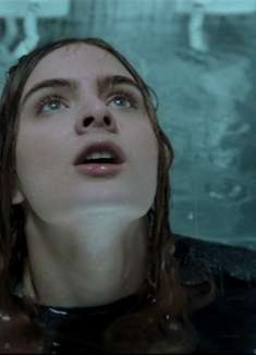 密室内全是电话，女囚犯接错电话，就会被水淹死