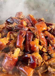 俗话说，狗肉滚三滚，神仙站不稳，只有亲自吃上一次，才知道美味