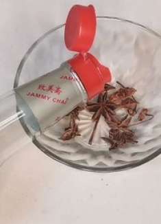 白醋里泡八角，真是厉害了，解决了家家户户的大烦恼，快学