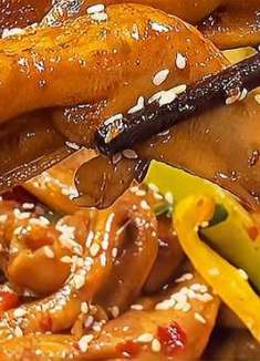 家庭版干锅鸭脚的简单做法，软烂入味麻辣鲜香，三碗米饭不够吃