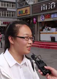 女生要求男生有车,有房,有存款,女生要有什么?姑娘就说了一个东西