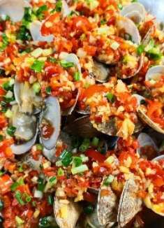 厨师教你：浇汁花甲的做法，吐沙干净，味道鲜辣爽口