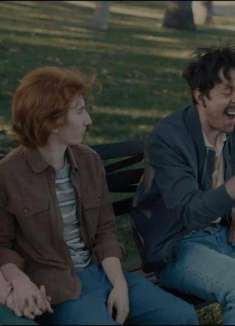 大众广告，过马路看手机竟然也不会被撞？